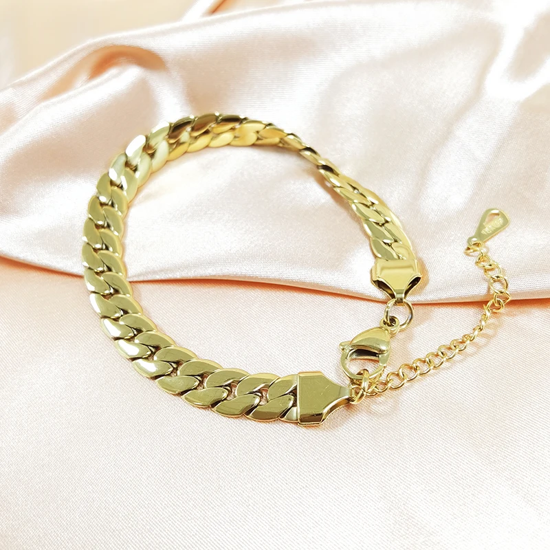 IVIAPRO Jewelry New Arrival Stylish Stainless Steel 18K Gold Plated Snake Chain Bracelets
IVIAPRO Jewelry New Arrival Stylish Stainless Steel 18K Gold Plated Snake Chain Bracelets