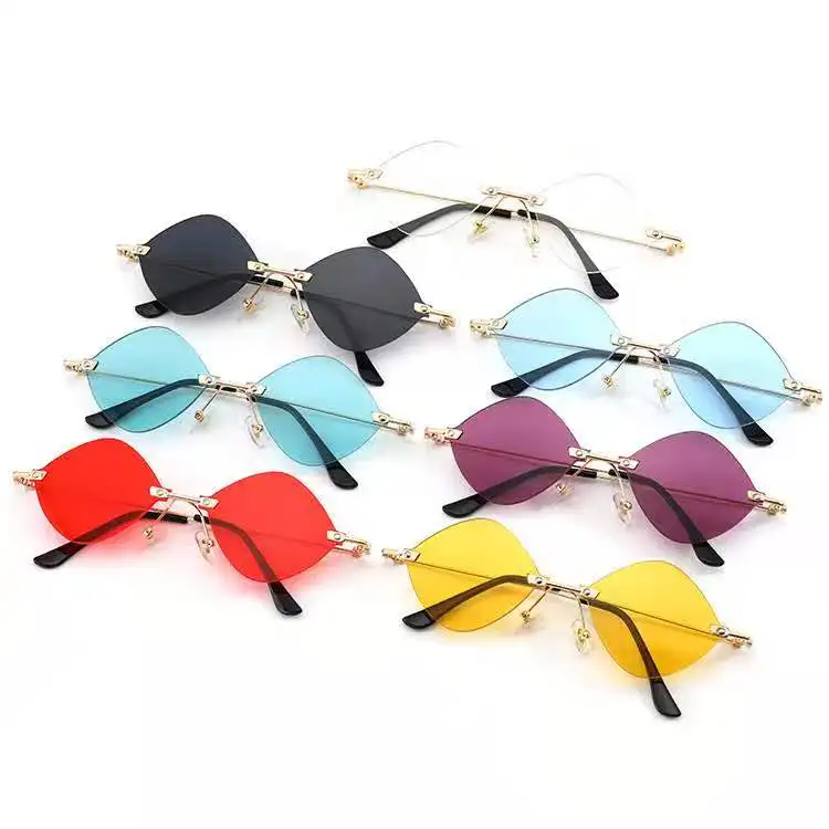 2021 new irregular fashion sunglasses, fashion personality metal frame leaf-shaped ocean piece UV400 sunglasses, 7colors
2021 new irregular fashion sunglasses, fashion personality metal frame leaf-shaped ocean piece UV400 sunglasses, 7colors