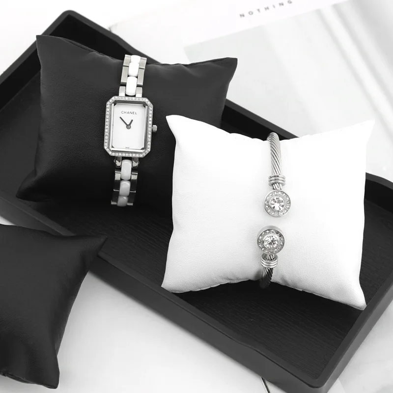 High-end PU leather jewelry display small pillow watch bracelet display props, necklace jewelry display foam pillow cushion, Same as pictures or customized
High-end PU leather jewelry display small pillow watch bracelet display props, necklace jewelry display foam pillow cushion, Same as pictures or customized