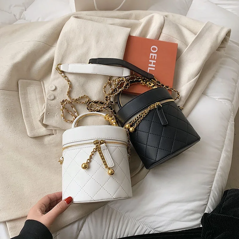 Hot Selling Popular Shoulder Handbags Solid Color Korean Fashion Chain Crossbody Bucket Bag For Women, 2 colors
Hot Selling Popular Shoulder Handbags Solid Color Korean Fashion Chain Crossbody Bucket Bag For Women, 2 colors