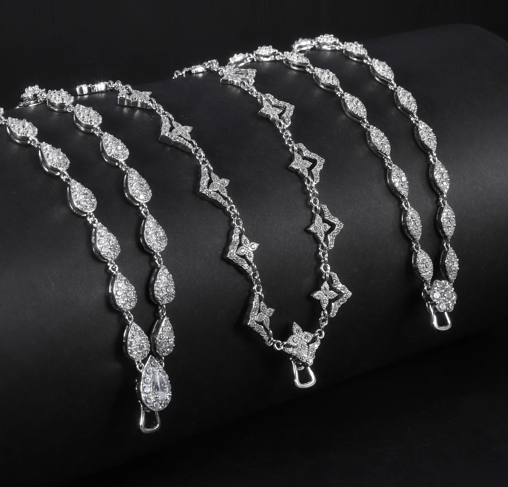 C9379N Abiding Fine Jewelry Factory Unique Design Cubic Zirconia Universal Pure 925 Sterling Silver Necklace Chain for Pendant
C9379N Abiding Fine Jewelry Factory Unique Design Cubic Zirconia Universal Pure 925 Sterling Silver Necklace Chain for Pendant