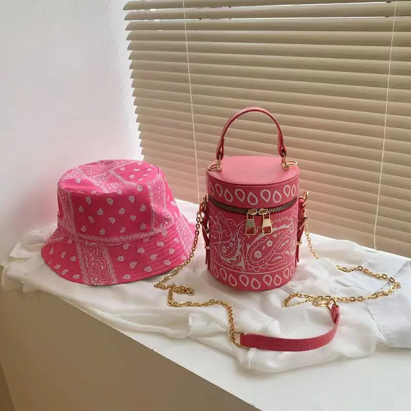2021 Summer Vintage Bandana Swirl Bags And Hats Set Paisley Printing Clutch Shoulder Tote Bucket Bag And Hat for Women, Black, red, yellow, pink, blue, white
2021 Summer Vintage Bandana Swirl Bags And Hats Set Paisley Printing Clutch Shoulder Tote Bucket Bag And Hat for Women, Black, red, yellow, pink, blue, white
