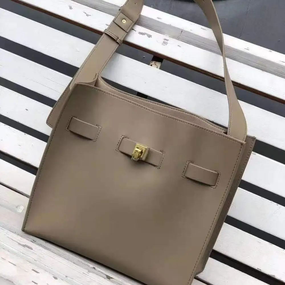 Guangzhou Designer Famous Brand Bag Luxury PU Leather Crossbody Bags Women Handbags 2021, More color
Guangzhou Designer Famous Brand Bag Luxury PU Leather Crossbody Bags Women Handbags 2021, More color
