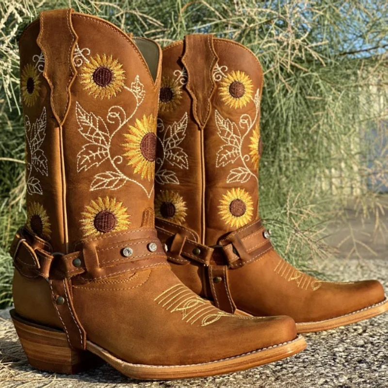 Autumn Winter Brown Pointy Sunflower Pattern Big Size Block Heel Ethnic Style Embroidered Slip On Half Knee Women Riding Boot, Brown/black
Autumn Winter Brown Pointy Sunflower Pattern Big Size Block Heel Ethnic Style Embroidered Slip On Half Knee Women Riding Boot, Brown/black