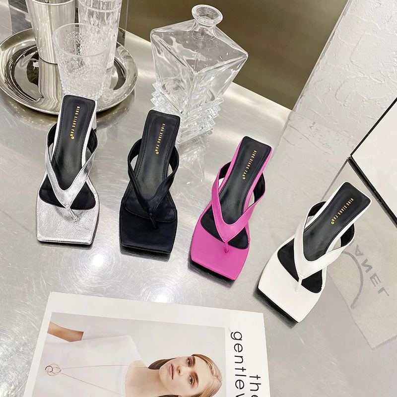 ISEEYOUFIRST women sandals Summer new fashion and simple style with flip-flop sandals and net red same outdoor flip-flops heels
ISEEYOUFIRST women sandals Summer new fashion and simple style with flip-flop sandals and net red same outdoor flip-flops heels