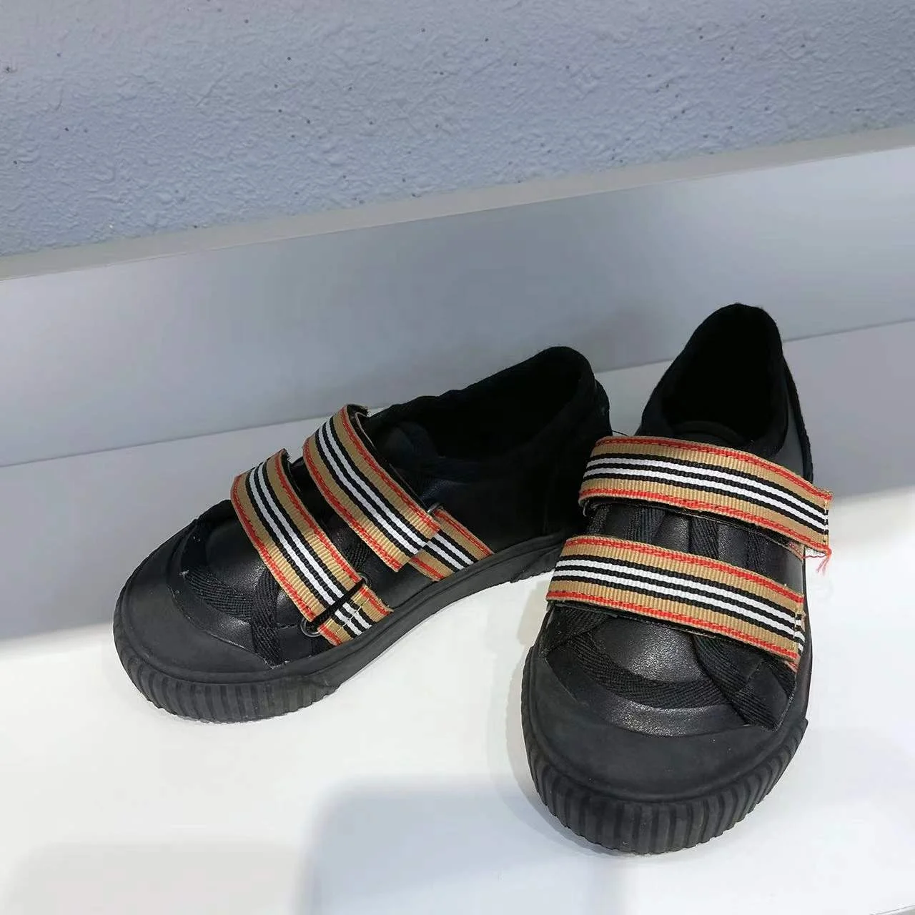 High-end children's 2021 spring new boys' shoes, children's girls' shoes, sneakers, female school shoes
High-end children's 2021 spring new boys' shoes, children's girls' shoes, sneakers, female school shoes
