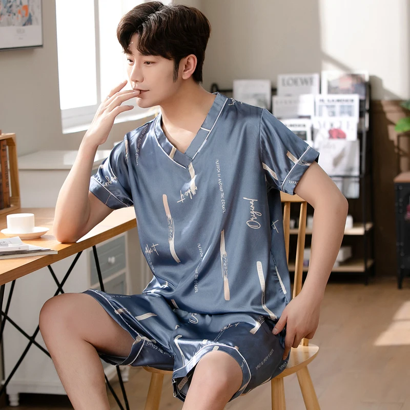 CHEAP PAJAMAS summer ice silk short sleeve thin two-piece suit v-neck Silk Men's casual pajamas, Picture shows
CHEAP PAJAMAS summer ice silk short sleeve thin two-piece suit v-neck Silk Men's casual pajamas, Picture shows