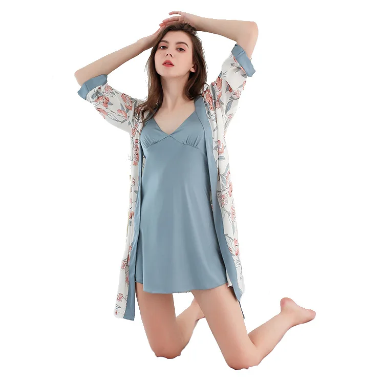 Wholesale Long Sleeve Printed 2pcs Silk Satin Nightgown and Robe Women, Customized color
Wholesale Long Sleeve Printed 2pcs Silk Satin Nightgown and Robe Women, Customized color