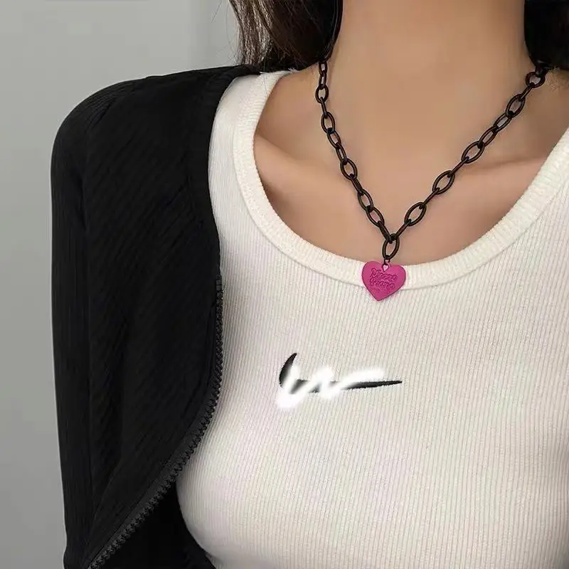 Wholesale Fashion Hip Hop Custom Necklace Love Heart Pendant Necklace For Women
Wholesale Fashion Hip Hop Custom Necklace Love Heart Pendant Necklace For Women
