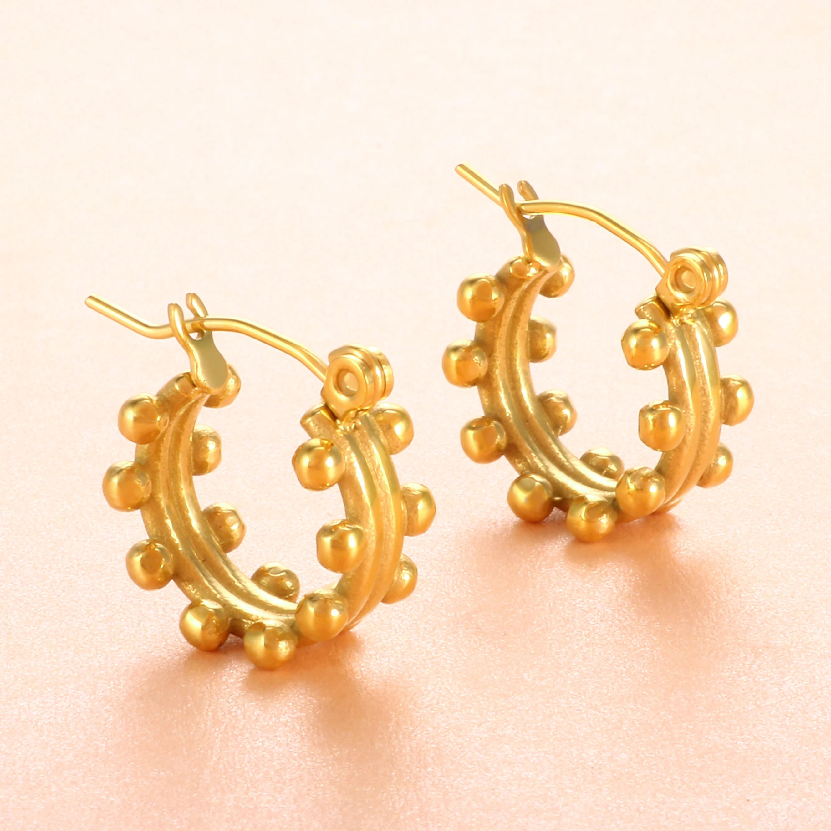 European Style Fashion Woman Accessories Minimalist 18K Gold Plated Circle Shape Jewelry Chunky Drop Hoop Earrings, Gold color
European Style Fashion Woman Accessories Minimalist 18K Gold Plated Circle Shape Jewelry Chunky Drop Hoop Earrings, Gold color