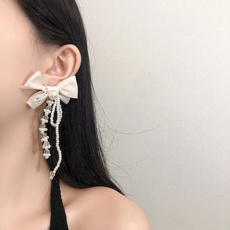 Design Ribbon Pearl Bow Tassel Fabric Art Temperament Pendant Earrings Jewelry For Women
Design Ribbon Pearl Bow Tassel Fabric Art Temperament Pendant Earrings Jewelry For Women