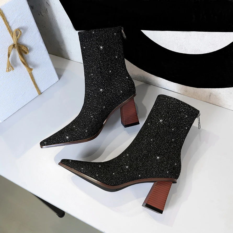 New Crystal Sequined Pointed Toe Stretch Fabric Sock Ankle Boots Square Heel Autumn Winter Elegant Sexy Lady Shoes
New Crystal Sequined Pointed Toe Stretch Fabric Sock Ankle Boots Square Heel Autumn Winter Elegant Sexy Lady Shoes
