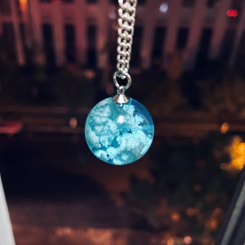 

Transparent Resin Round Ball Pendant Necklace Crystal Clear Blue Sky White Clouds Necklace Glowing In The Dark For Women, Picture
