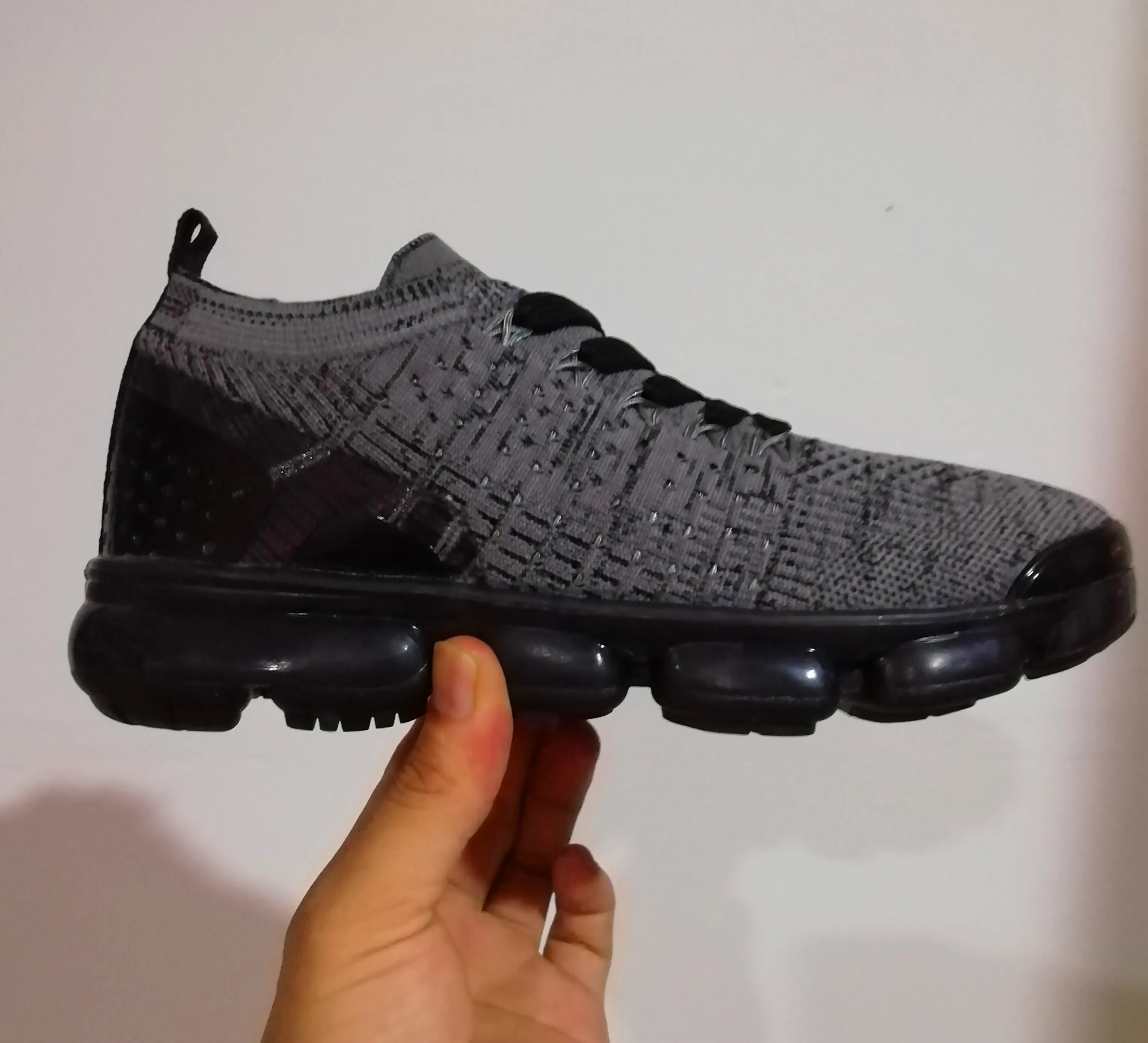 Women Sneakers dropship custom air cushion new running shoes, Grey etc or customized color
Women Sneakers dropship custom air cushion new running shoes, Grey etc or customized color