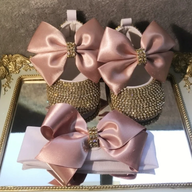 Stylish Satin Bow Newborn Baby Prewaker Shoes Bling Diamond Little Girl Mary Jane Flats for Goddaughter Gift
Stylish Satin Bow Newborn Baby Prewaker Shoes Bling Diamond Little Girl Mary Jane Flats for Goddaughter Gift