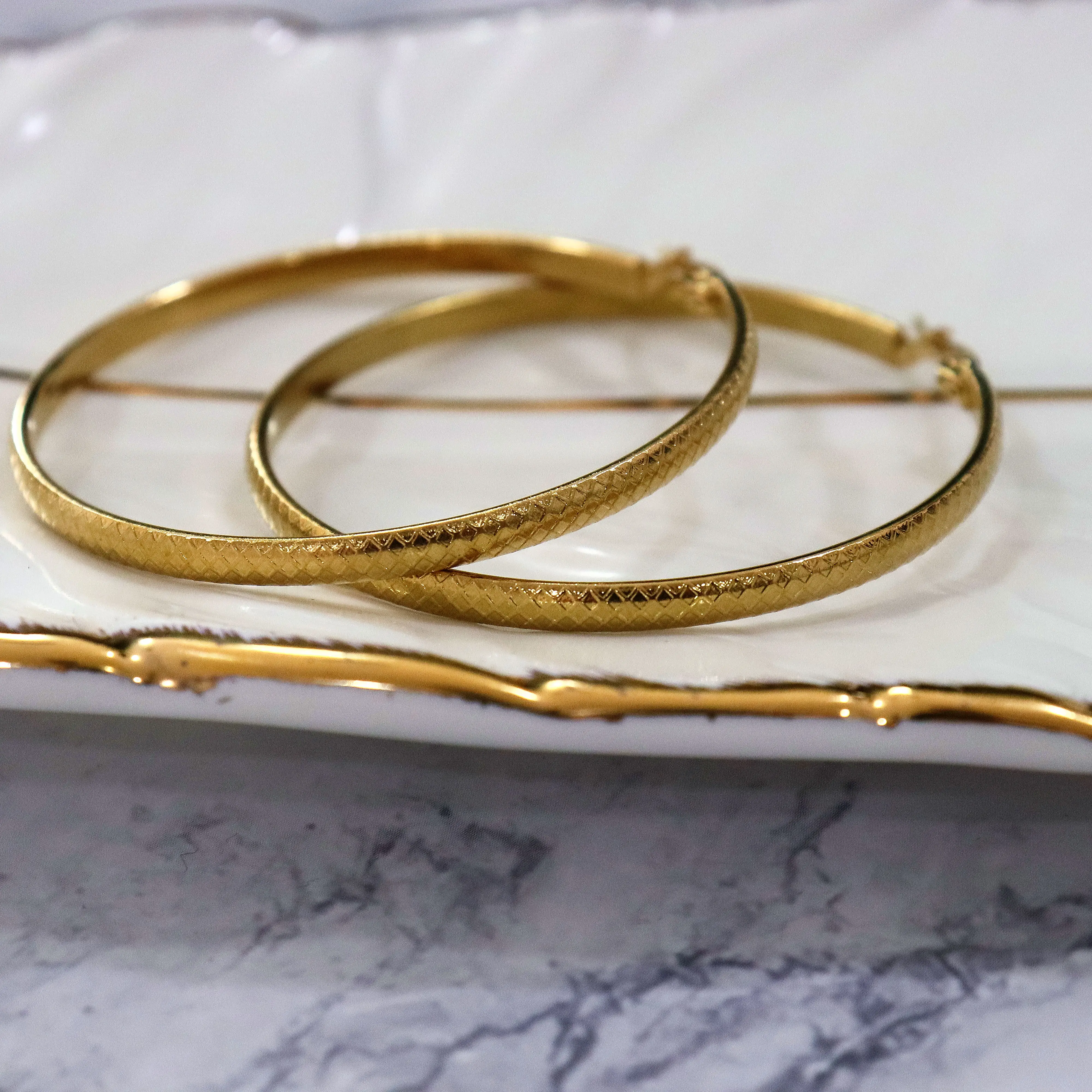 Exaggerated Stainless Steel Jewelry Oversized Hoop Earrings 18k Real Gold Plated Engrave Texture Hoop Earrings Jewelry Women
Exaggerated Stainless Steel Jewelry Oversized Hoop Earrings 18k Real Gold Plated Engrave Texture Hoop Earrings Jewelry Women