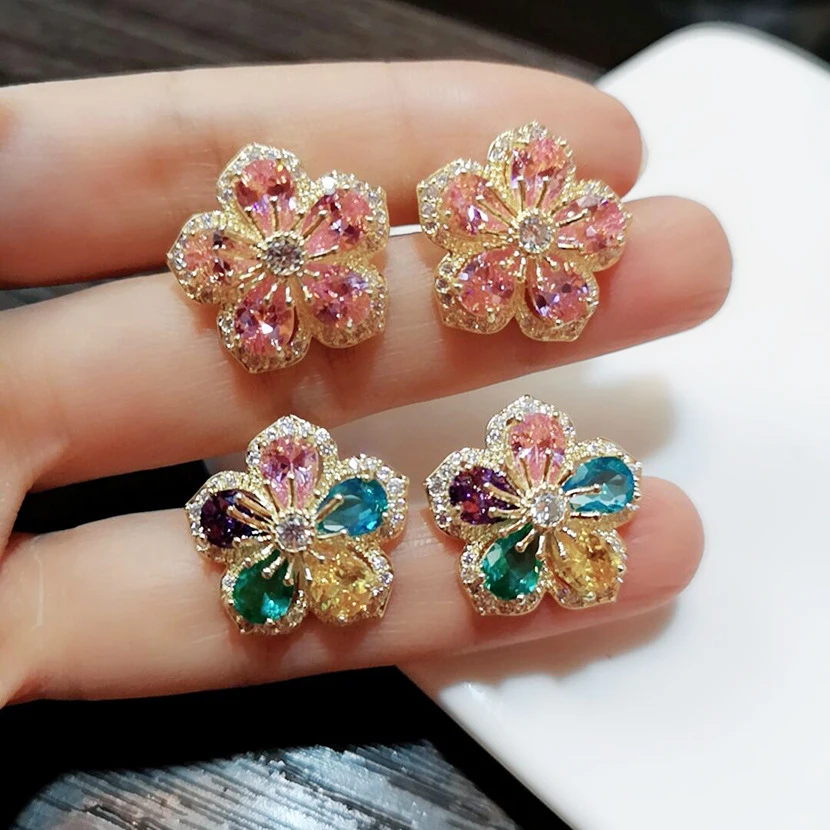 CAOSHI Fashion Jewelry Lovely Metal Hollow Out Crystal Flower Petals Glass Cute Romantic Ear Stud Flower Stud Earrings for Women
CAOSHI Fashion Jewelry Lovely Metal Hollow Out Crystal Flower Petals Glass Cute Romantic Ear Stud Flower Stud Earrings for Women