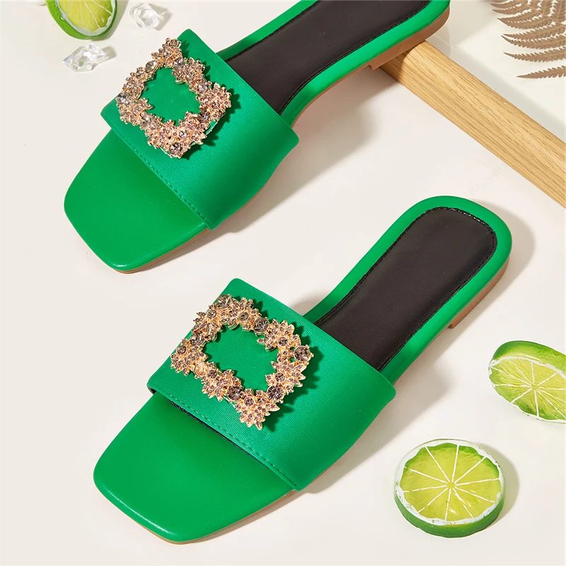 Fashion Metal Crystal Summer New Flat Heel Muller Shoes Women Slippers Square Toe Home Beach Leisure Outdoor Ladies Shoes
Fashion Metal Crystal Summer New Flat Heel Muller Shoes Women Slippers Square Toe Home Beach Leisure Outdoor Ladies Shoes