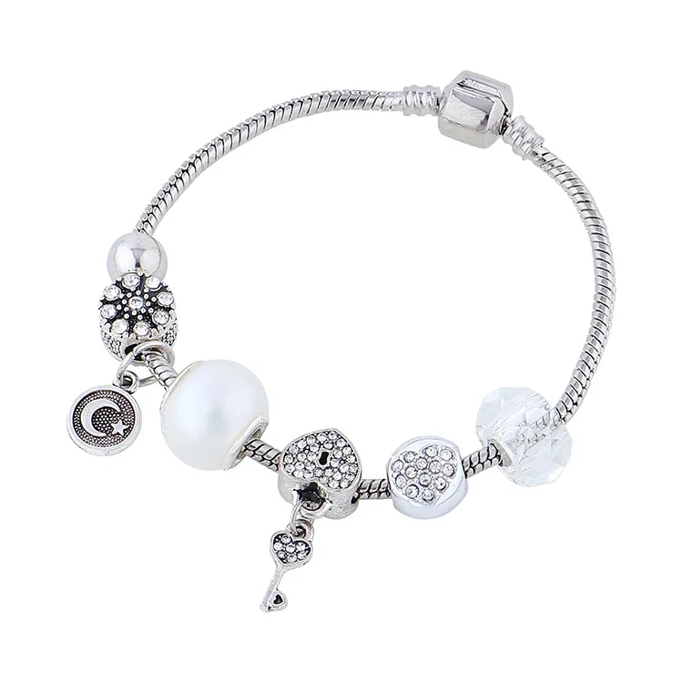 Retro Fashion White Beads Charms Bracelet Rhinestone Heart Charm Bracelet For Gilr Women
Retro Fashion White Beads Charms Bracelet Rhinestone Heart Charm Bracelet For Gilr Women