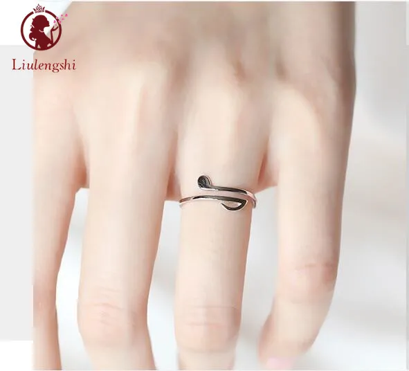 Minimalist Stainless Steel Long-lasting Color Open Rings Adjustable Smooth Musical Notes Rings Irregular Shape Rings 
Minimalist Stainless Steel Long-lasting Color Open Rings Adjustable Smooth Musical Notes Rings Irregular Shape Rings