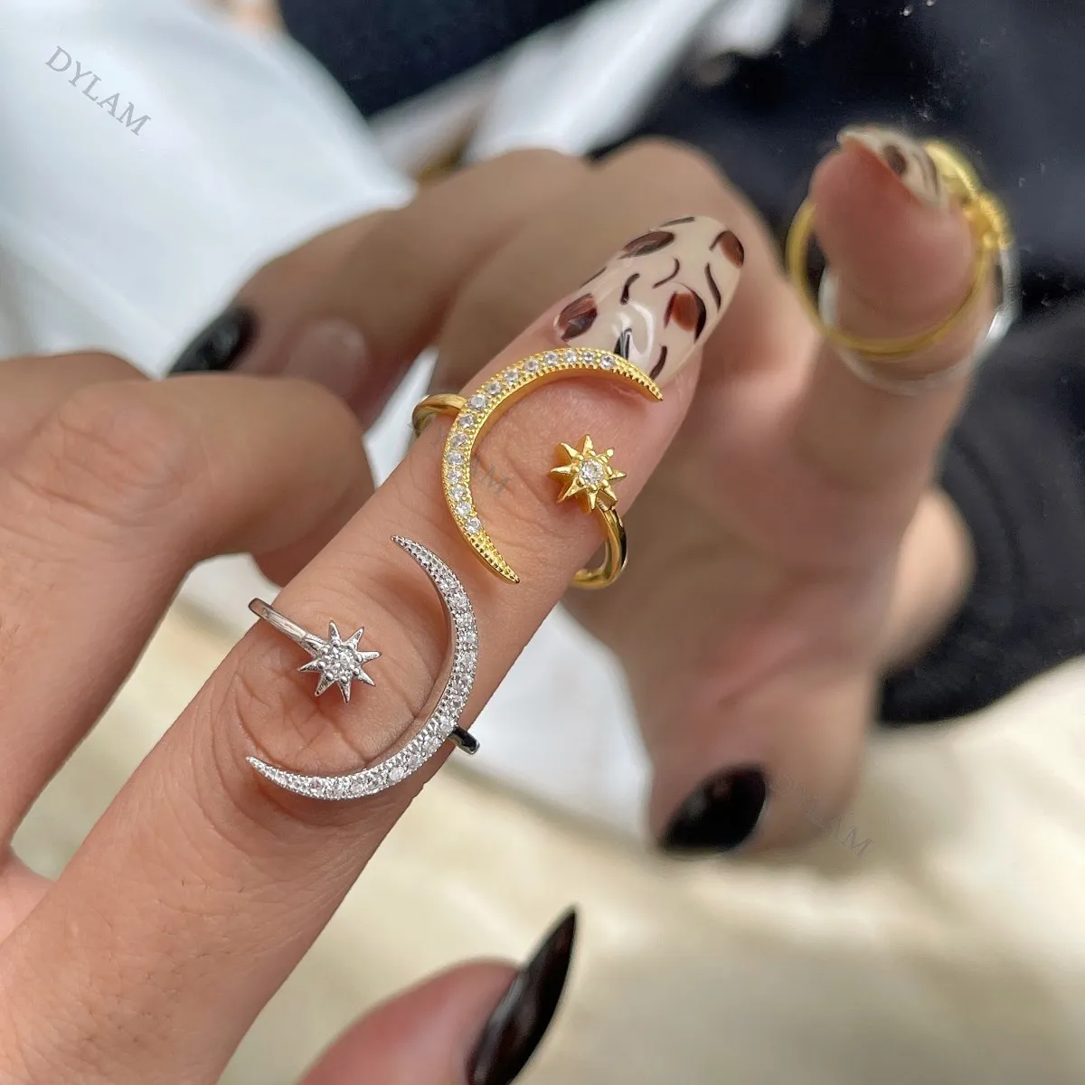 Dylam Hot INS Style Simple Love Jewelry Women Girl Spinner Ring Open Adjustable 925 Sterling Silver CZ Moon Star Stackable Rings
Dylam Hot INS Style Simple Love Jewelry Women Girl Spinner Ring Open Adjustable 925 Sterling Silver CZ Moon Star Stackable Rings