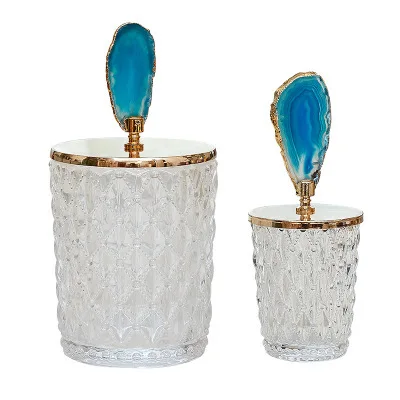 Nordic crystal glass storage jar with a lid European light luxury tea table tray ornaments candy jar home furnishing decorations 
Nordic crystal glass storage jar with a lid European light luxury tea table tray ornaments candy jar home furnishing decorations