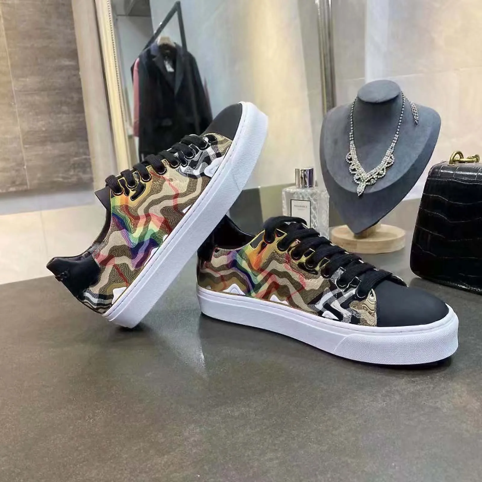 2022 New Universal for men and women Fitness Walking Shoes Trendy Sneakers High Quality Universal for men and womentrendy shoes
2022 New Universal for men and women Fitness Walking Shoes Trendy Sneakers High Quality Universal for men and womentrendy shoes