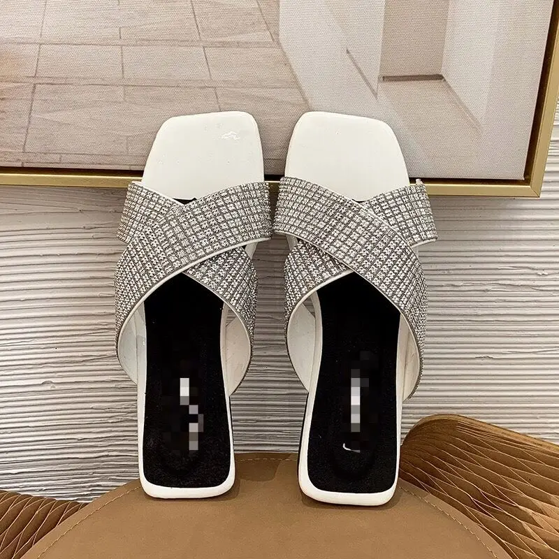 2021 Factory direct sale hot sale europe american women fashion rhinestone square head outdoor flat slippers, Black, white
2021 Factory direct sale hot sale europe american women fashion rhinestone square head outdoor flat slippers, Black, white