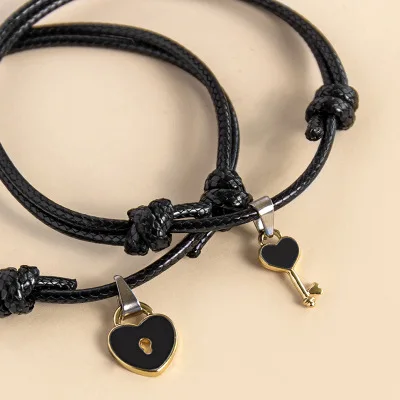 Hot 2Pcs Waterproof Woven Friendship Anklet Couple Key Lock Charm Black String Adjustable Handmade Anklets for Women
Hot 2Pcs Waterproof Woven Friendship Anklet Couple Key Lock Charm Black String Adjustable Handmade Anklets for Women