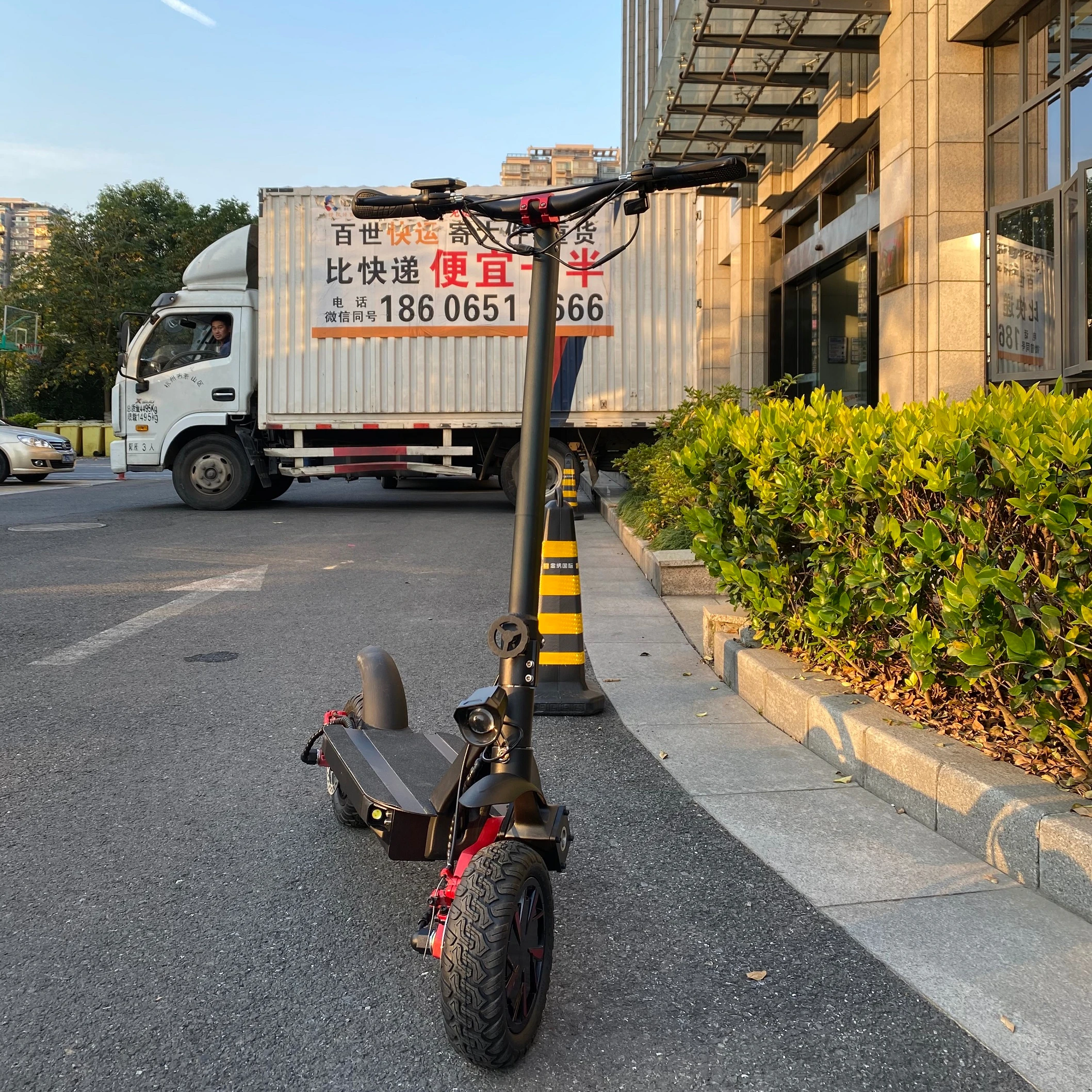 eu warehouse Aircraft Al double motor off road lithium 70km/h foldable adult electric kick scooter
eu warehouse Aircraft Al double motor off road lithium 70km/h foldable adult electric kick scooter