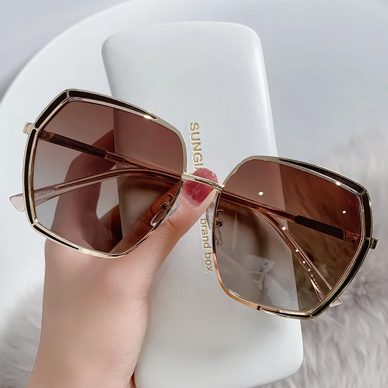 2021 Women Wholesale Sunglasses New Fashion Polarized Sunglasses For Women, 5 colors
2021 Women Wholesale Sunglasses New Fashion Polarized Sunglasses For Women, 5 colors
