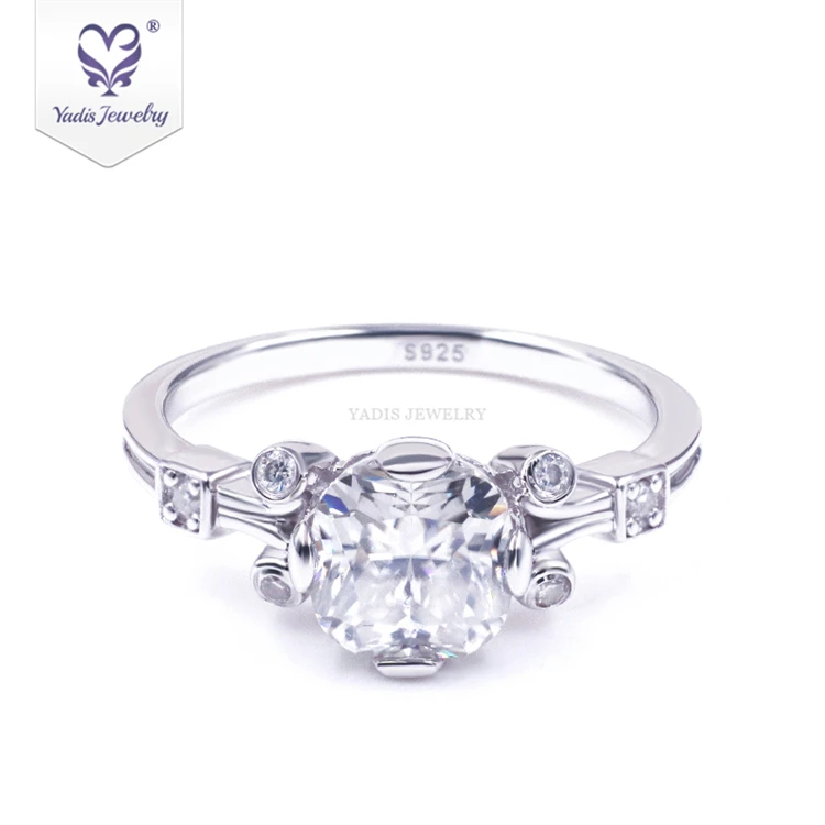 925 Sliver in stock jewelry white gold plated 7*7mm cushion cut moissanite jewelry rings
925 Sliver in stock jewelry white gold plated 7*7mm cushion cut moissanite jewelry rings