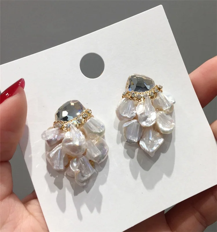 Korean Baroque Handmade Freshwater Pearl Stud Earrings For Women Shiny Crystal Jewelry Fashion Accessories, White
Korean Baroque Handmade Freshwater Pearl Stud Earrings For Women Shiny Crystal Jewelry Fashion Accessories, White