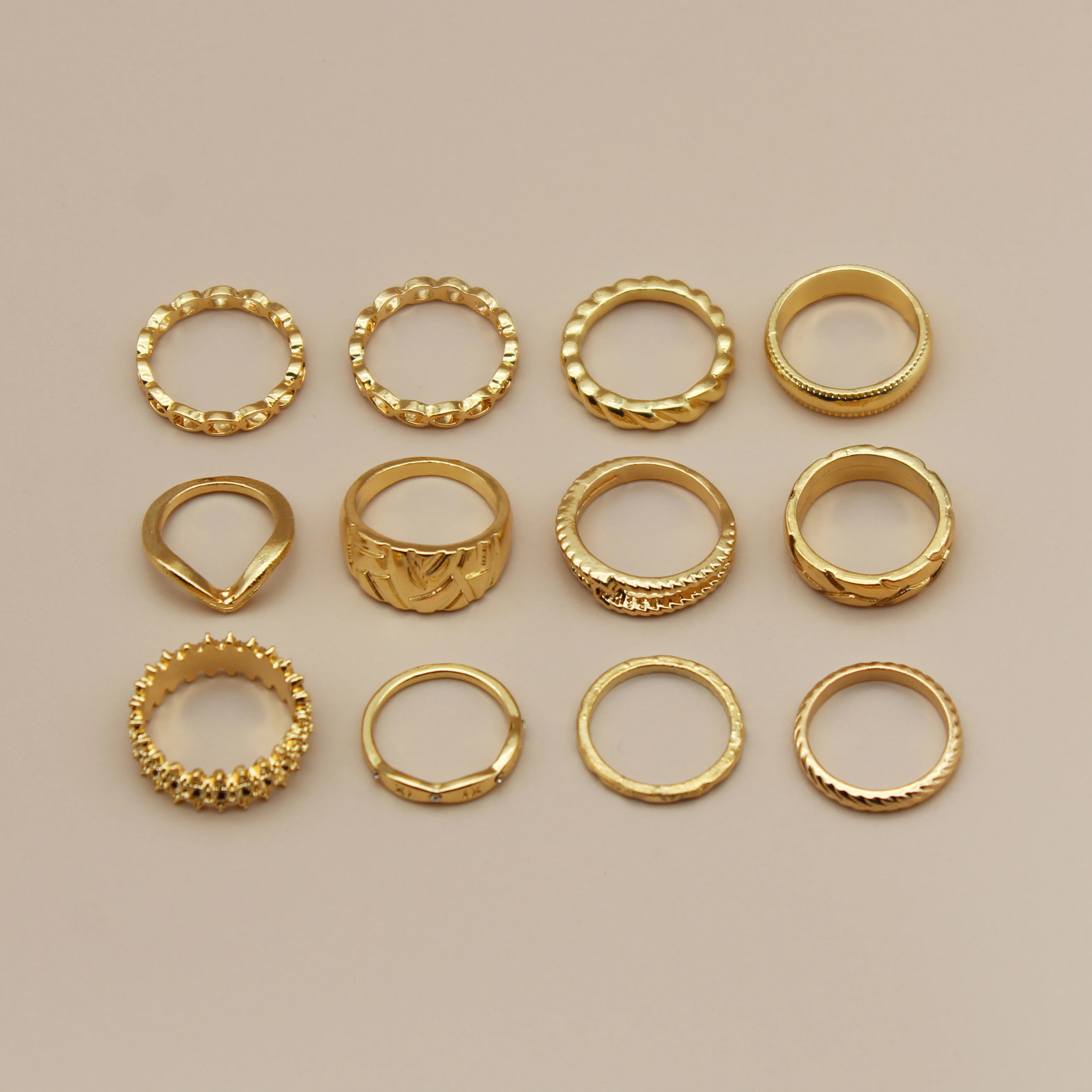 Jachon Vintage Gold Chain Knuckle Rings For Women Punk Crystal Leaf Wave Geometric Female Finger Rings Set Jewelry 2021
Jachon Vintage Gold Chain Knuckle Rings For Women Punk Crystal Leaf Wave Geometric Female Finger Rings Set Jewelry 2021