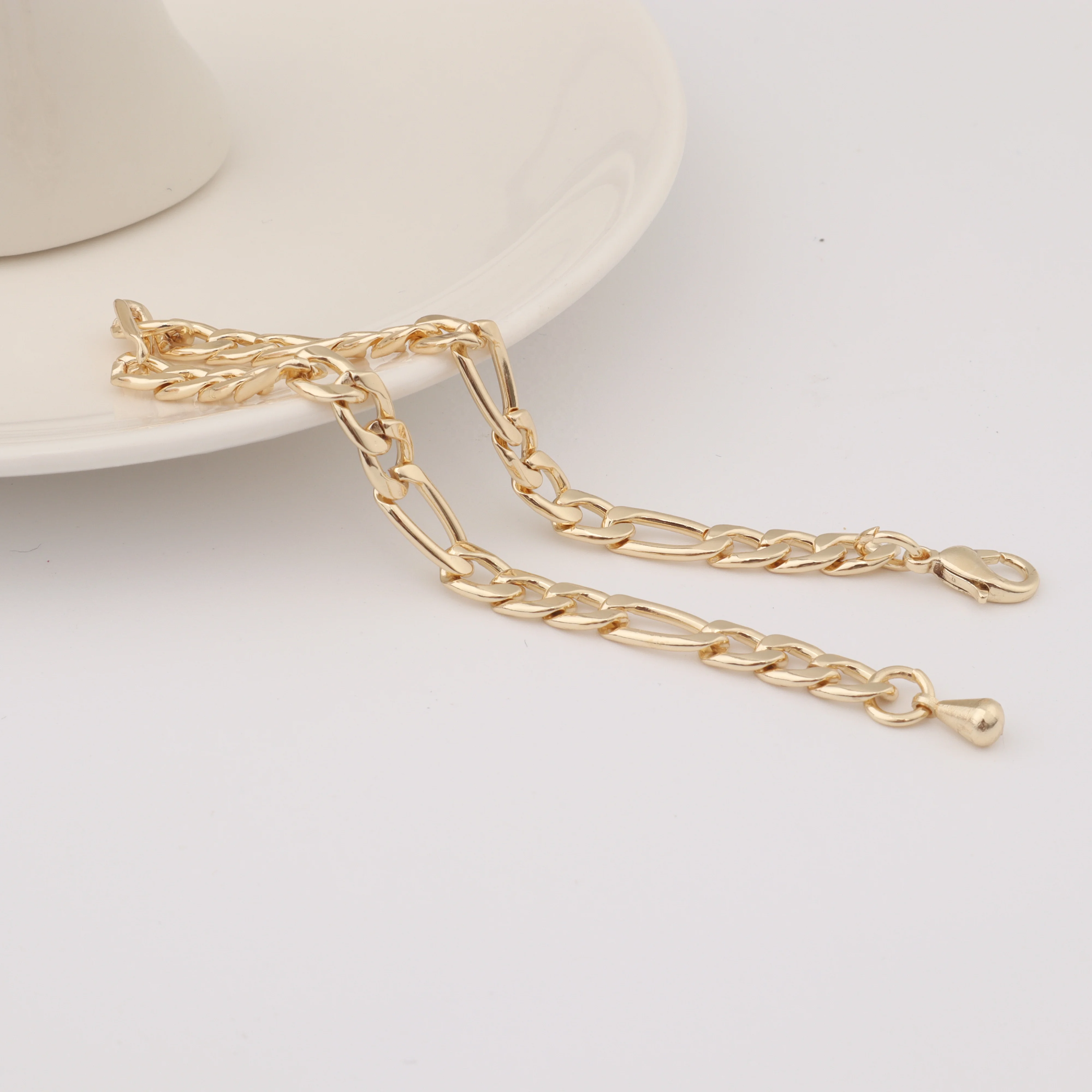 2021 Trending Products Chic Punk Chain Jewelry 18k Gold Plated Rope Chain Bracelets Versatile and Fashionable Twist Chain Bracel
2021 Trending Products Chic Punk Chain Jewelry 18k Gold Plated Rope Chain Bracelets Versatile and Fashionable Twist Chain Bracel