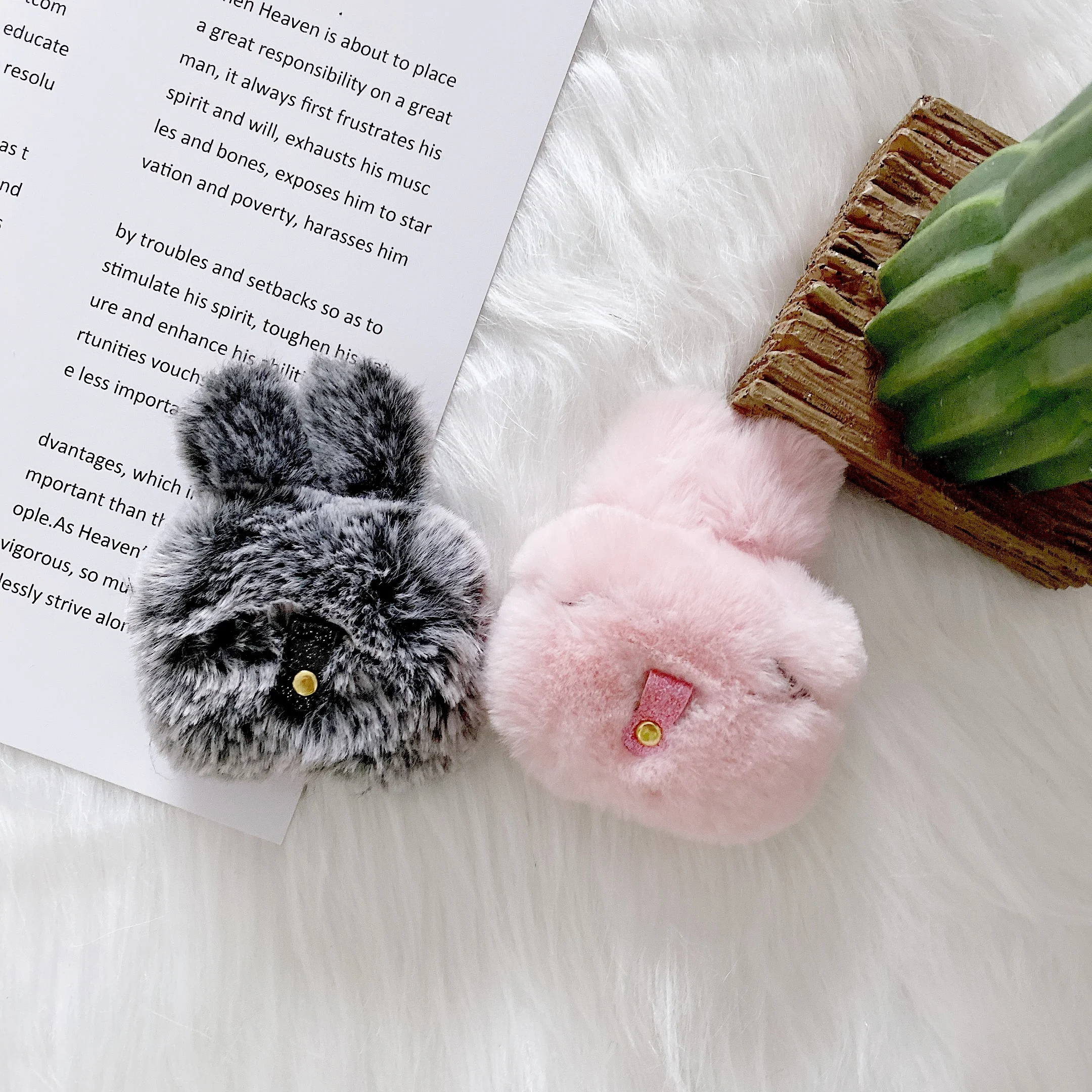 Plush warm protective cover case for airpod pro cute rabbit ear earphone shell accessories for airpods pro case
Plush warm protective cover case for airpod pro cute rabbit ear earphone shell accessories for airpods pro case