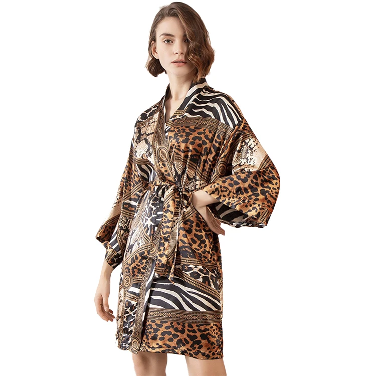2021 trending women home wear casual nightgown print long sleeves silk women's sleepwear
2021 trending women home wear casual nightgown print long sleeves silk women's sleepwear
