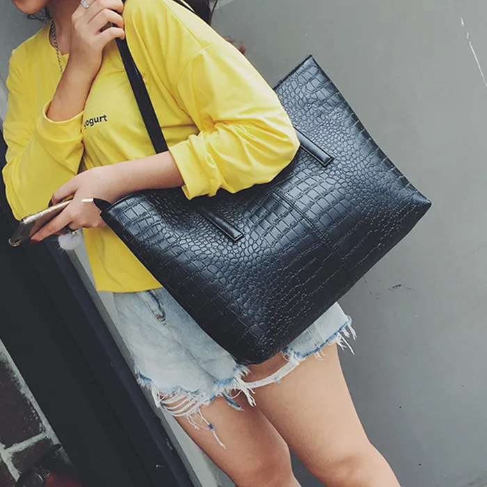 hot selling trend European and American crocodile pattern ladies handbag and purses simple fashion big shoulder bag for ladies
hot selling trend European and American crocodile pattern ladies handbag and purses simple fashion big shoulder bag for ladies