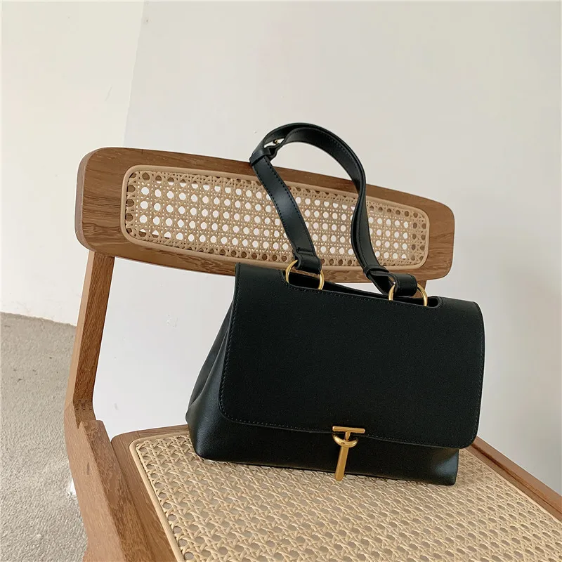 fashion single shoulder messenger bag women bags handbag 2021 latest designer soft pu leather handbags
fashion single shoulder messenger bag women bags handbag 2021 latest designer soft pu leather handbags