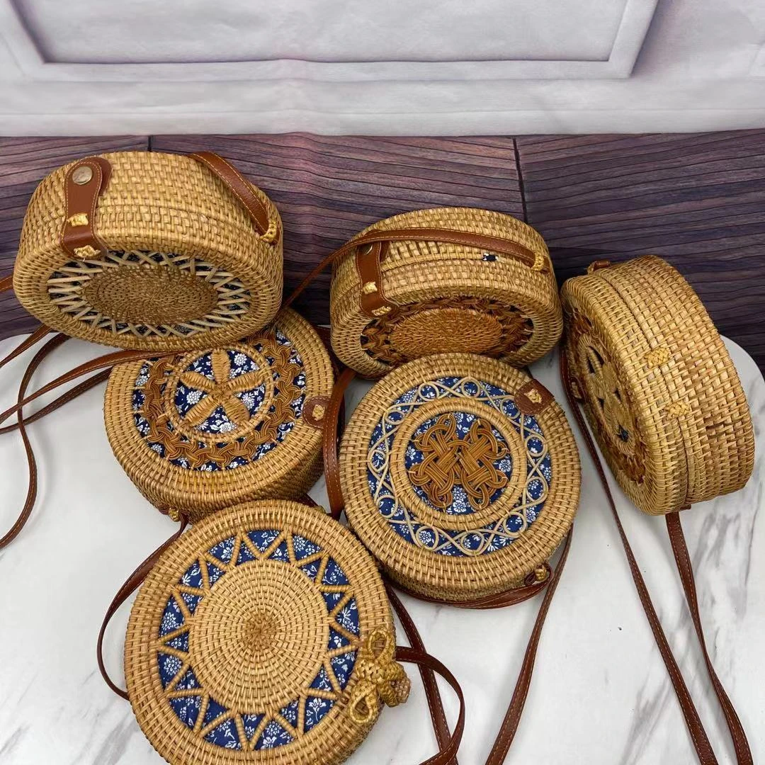 Gusure Woven Rattan Bag Round Straw Shoulder Bag Small Beach HandBags Women Summer Hollow Handmade Messenger Crossbody Bags
Gusure Woven Rattan Bag Round Straw Shoulder Bag Small Beach HandBags Women Summer Hollow Handmade Messenger Crossbody Bags