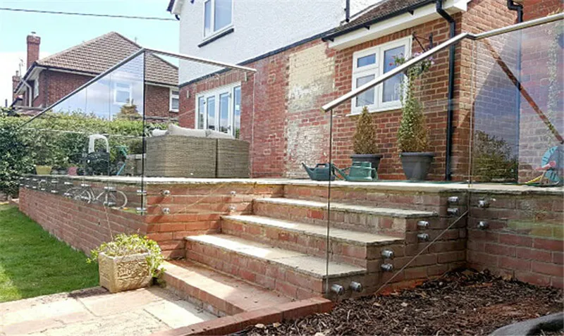 Excellent Tempered Glass Deck Railing With Stainless Steel SS316 Handrail Side Mounted