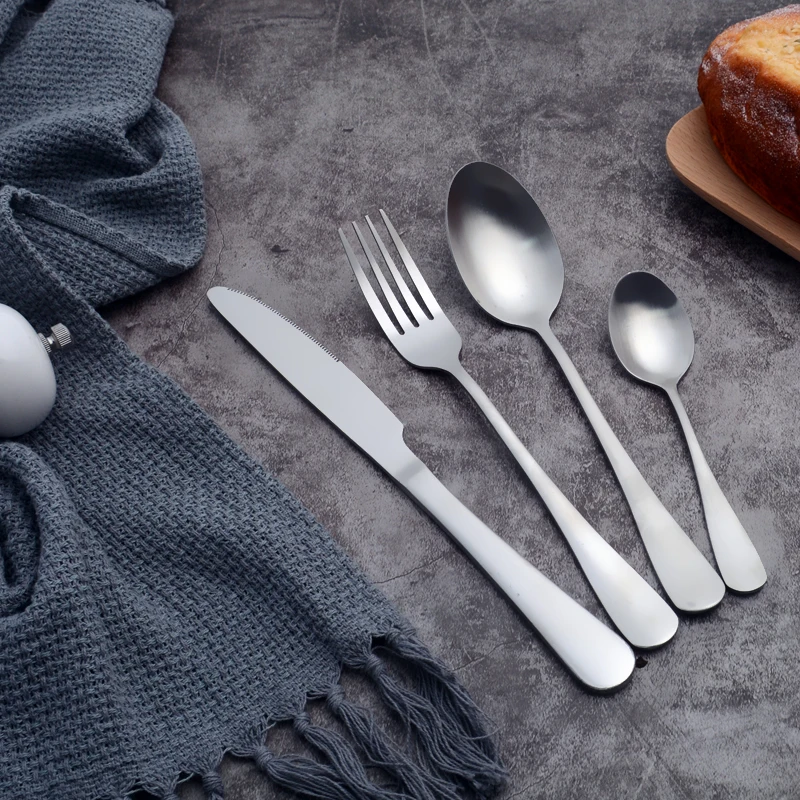 Wholesale 24pcs Silver Cutlery Set Mirror Polished Stainless Steel Tableware
Wholesale 24pcs Silver Cutlery Set Mirror Polished Stainless Steel Tableware