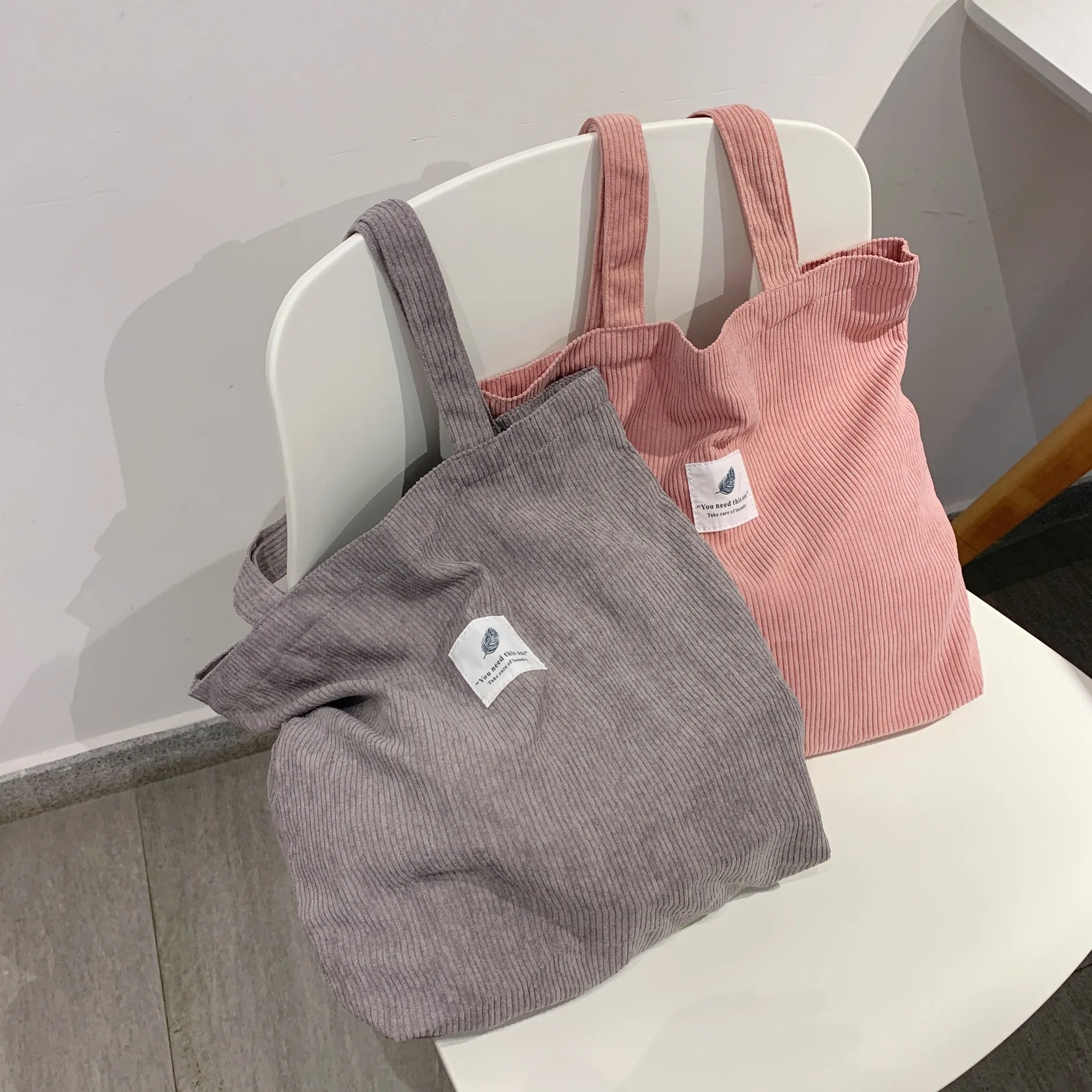Hot sale custom printed large recycled shopping tote bag corduroy with pockets, 10 colors
Hot sale custom printed large recycled shopping tote bag corduroy with pockets, 10 colors