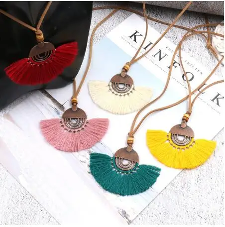 Fashion good quality camping jewelry Outdoor Jewelry Lovely round pendant Pine Tree necklace under the mountain Gift, Silver
Fashion good quality camping jewelry Outdoor Jewelry Lovely round pendant Pine Tree necklace under the mountain Gift, Silver
