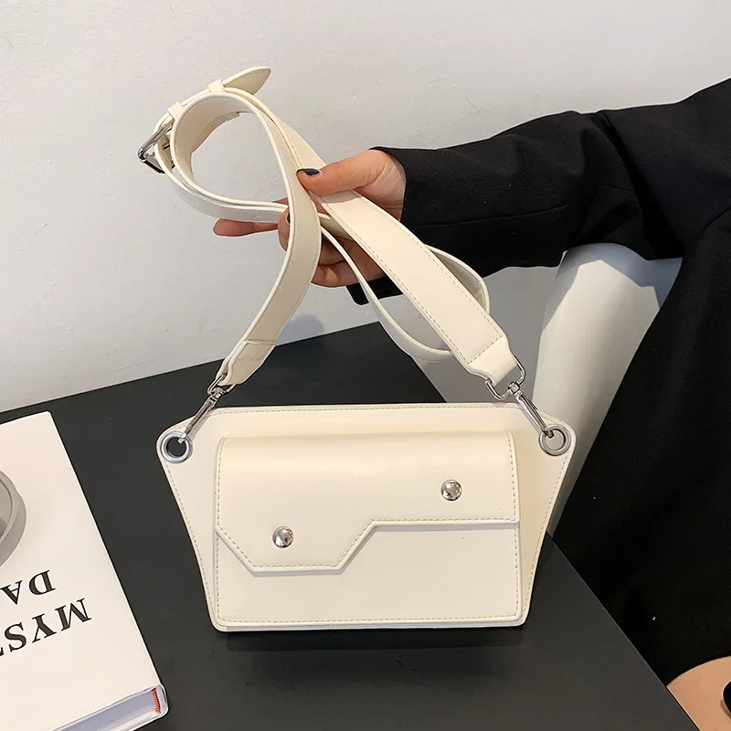 Fashion new ladies wide strap shoulder crossbody bags summer chest bags solid handbags 2021 for women
Fashion new ladies wide strap shoulder crossbody bags summer chest bags solid handbags 2021 for women