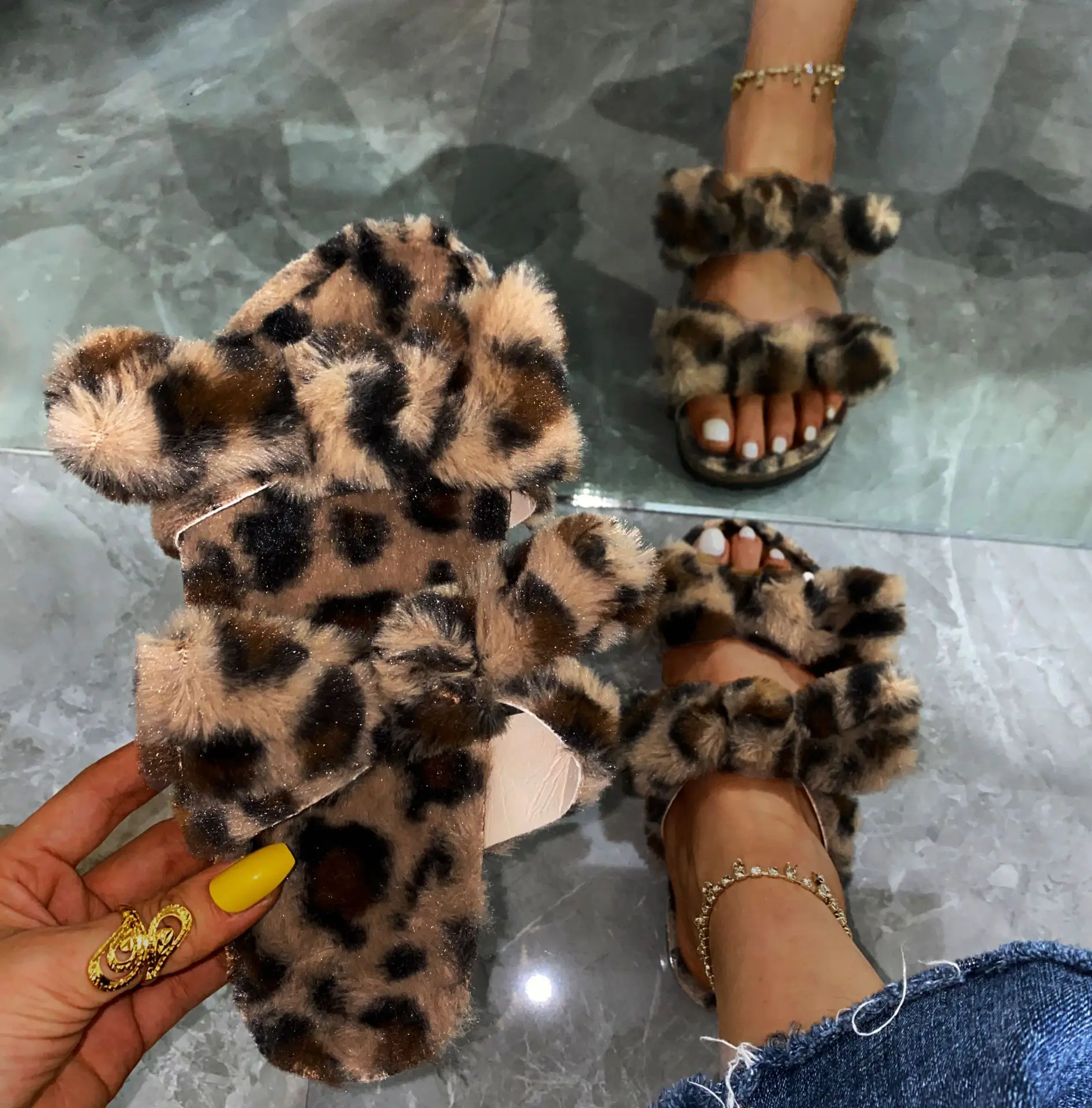 2020 New style Winter flat sandals faux fur slides furry fuzzy shoes platform plush slippers for women, Rainbow, pink leopard, blue leopard, yellow leopard
2020 New style Winter flat sandals faux fur slides furry fuzzy shoes platform plush slippers for women, Rainbow, pink leopard, blue leopard, yellow leopard