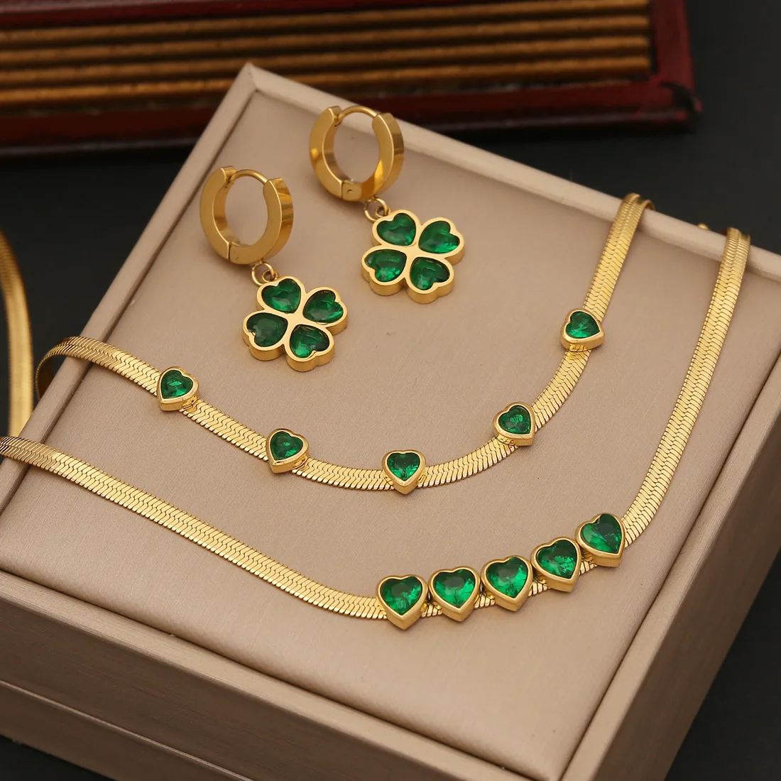 2023 Wholesale Gold Plated Stainless Steel Emerald Zircon Heart Shape Necklace Green Gemstone Jewelry Set Women
2023 Wholesale Gold Plated Stainless Steel Emerald Zircon Heart Shape Necklace Green Gemstone Jewelry Set Women