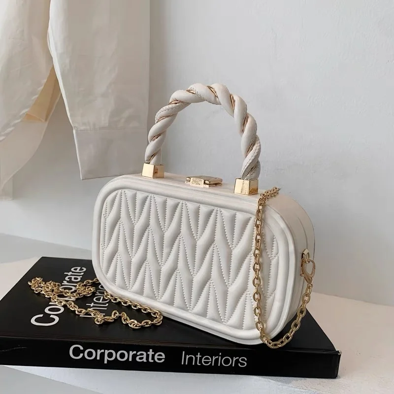 High-end luxury fashion fold embossed pattern small square bag popular one-shoulder messenger bag woven wrist ladies handbag
High-end luxury fashion fold embossed pattern small square bag popular one-shoulder messenger bag woven wrist ladies handbag
