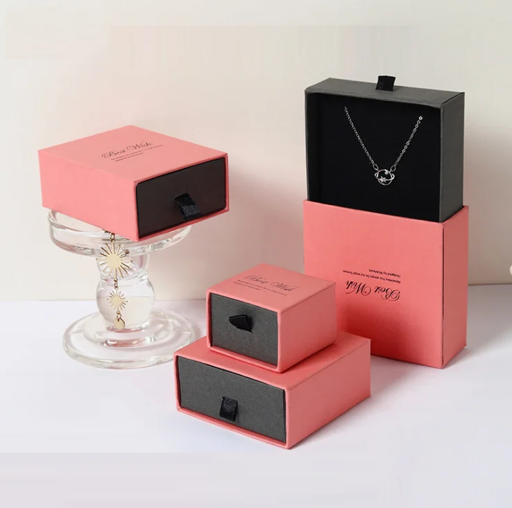 2022 luxury custom pink wholesale customized jewelry box logo and set luxury, White / black
2022 luxury custom pink wholesale customized jewelry box logo and set luxury, White / black