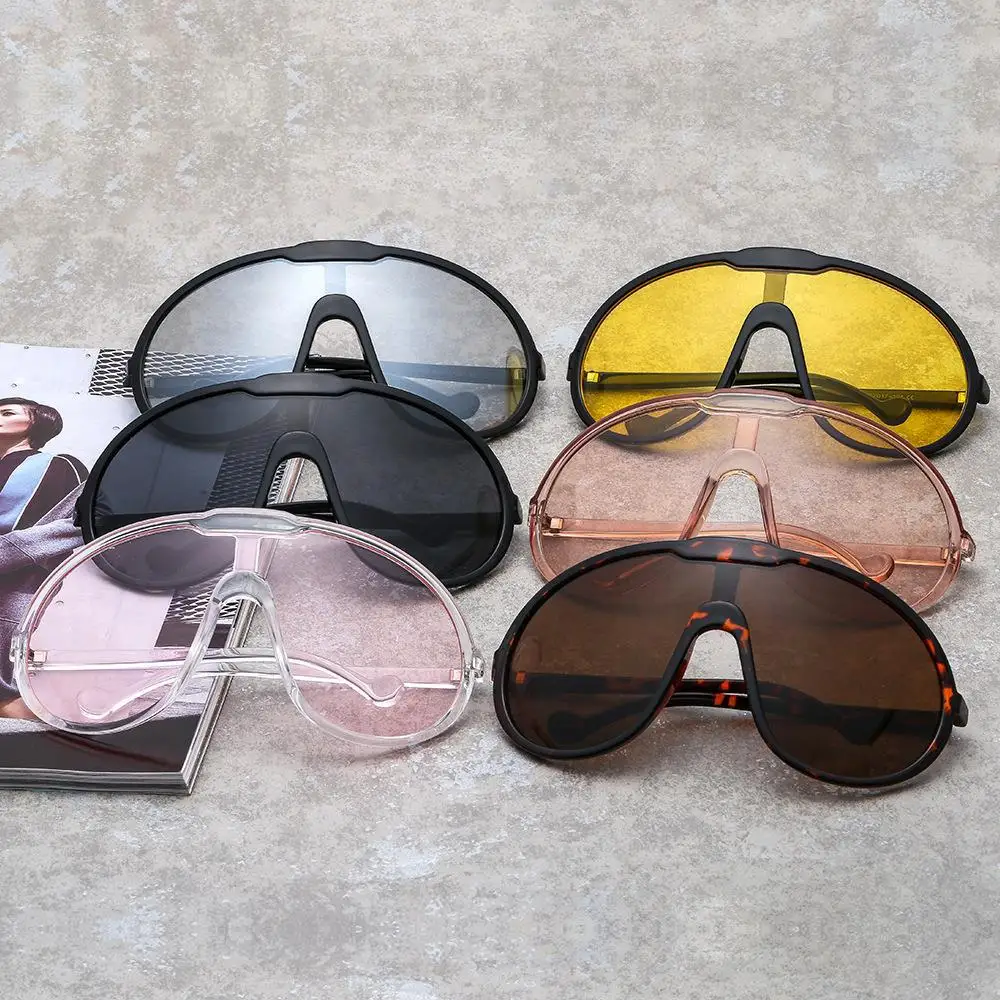 2023 Luxury New Fashion Custom Sunglasses Logo Large Retro Rimless Uv400 Designer Outdoor Sport Integrated Sunglasses
2023 Luxury New Fashion Custom Sunglasses Logo Large Retro Rimless Uv400 Designer Outdoor Sport Integrated Sunglasses